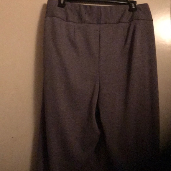 Allie tailored knit pant. - Picture 4 of 4